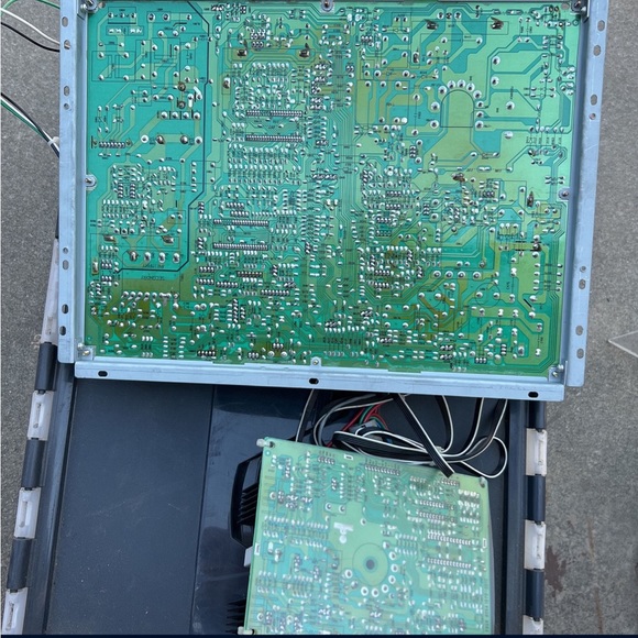 Wells Gardner P857 Arcade Video Game Monitor Chassis - Picture 5 of 8